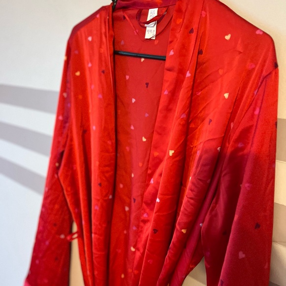 Red Heart Patterned Women's Robe - Picture 2 of 3